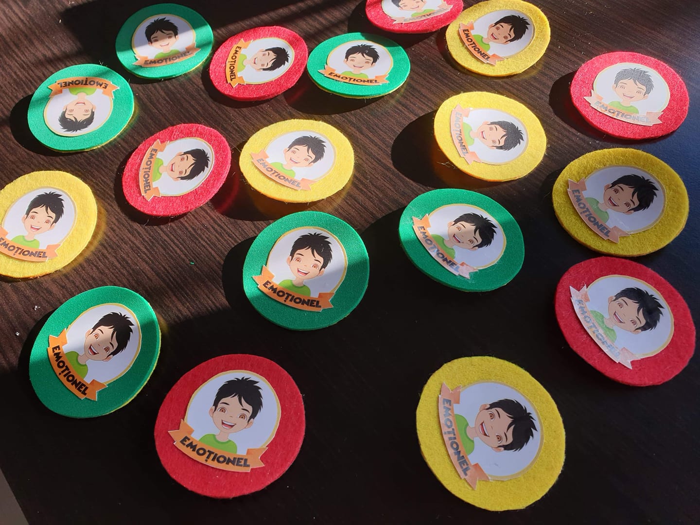 Insigne Emoționate